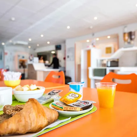 Hotel Ibis Budget Amberieu En Bugey/chateau Gaillard A42
