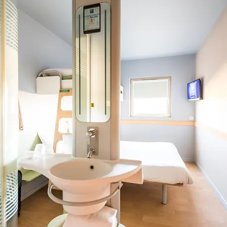 Hotel Ibis Budget Amberieu En Bugey/chateau Gaillard A42 Château-Gaillard